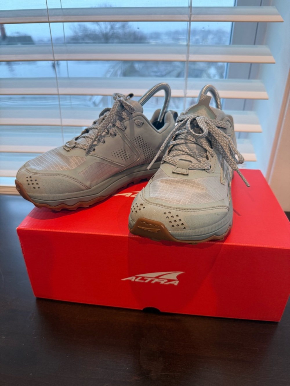 Altra Sneakers - Picture 3 of 4